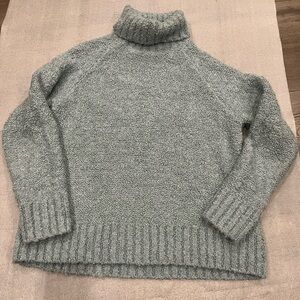 ❤️Host Picks❤️[M]Club Monaco Soft Boucle Turtleneck Chandails Glacier Sweater